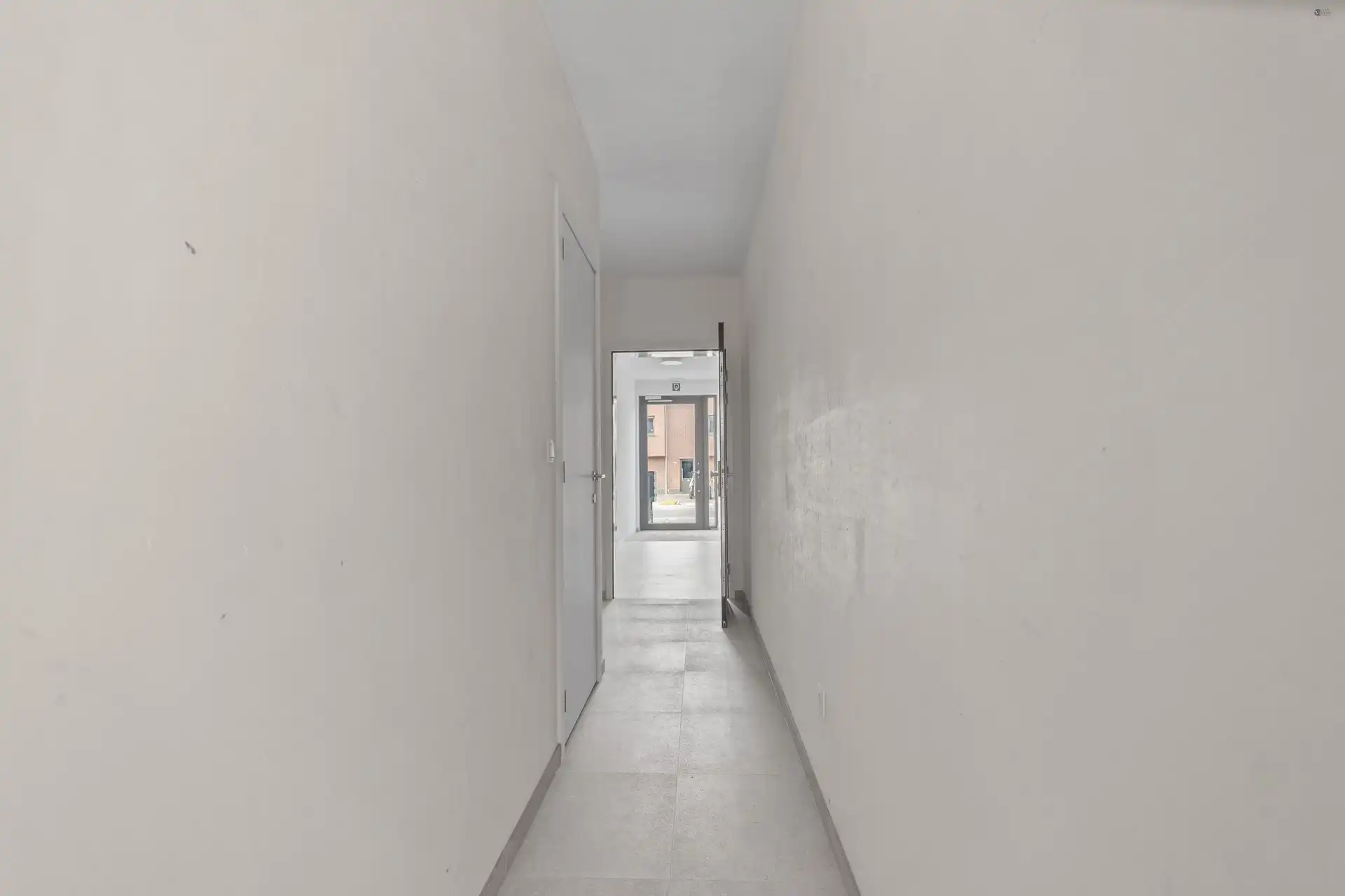 Ruim gelijkvloers appartement met 3 slaapkamers foto 14