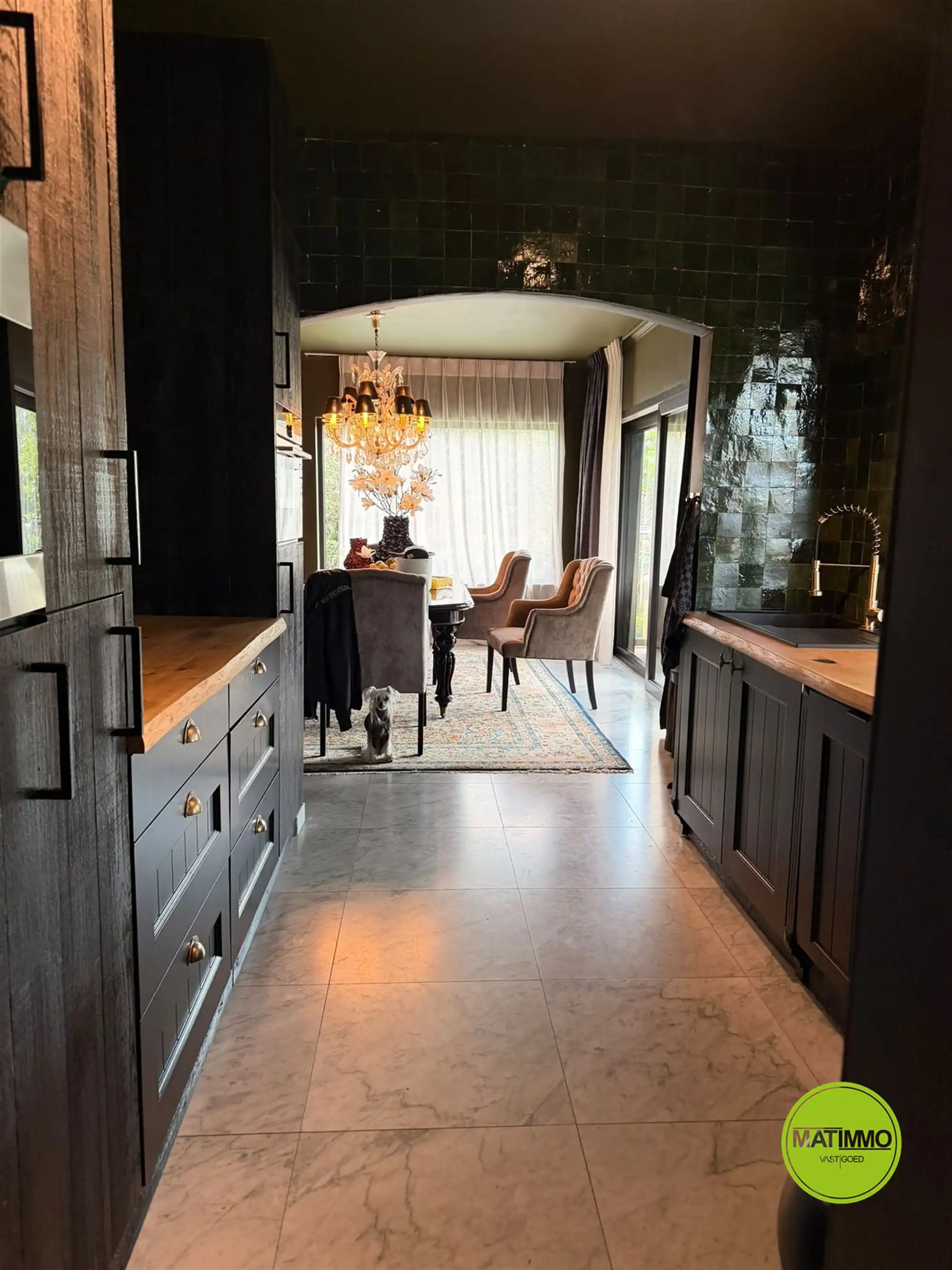 Luxueus gerenoveerde woning met groot stuk grond  foto 14