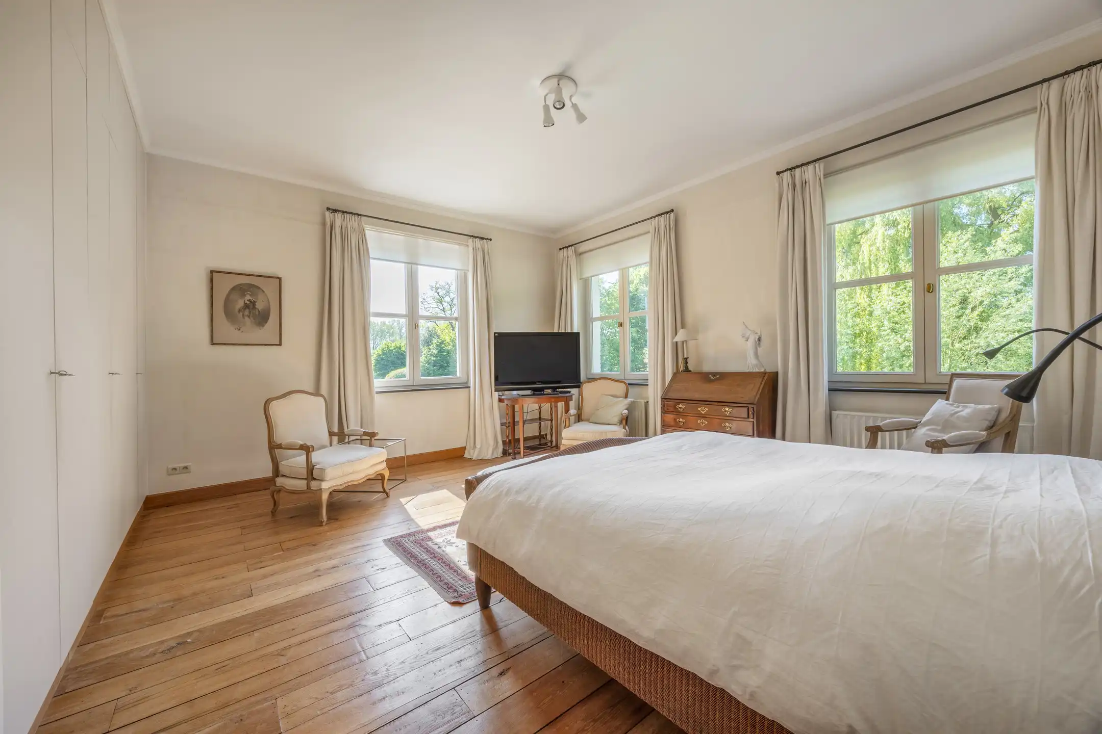 Unieke parel op royaal perceel (3.877 m²) met bouwgrond foto 26