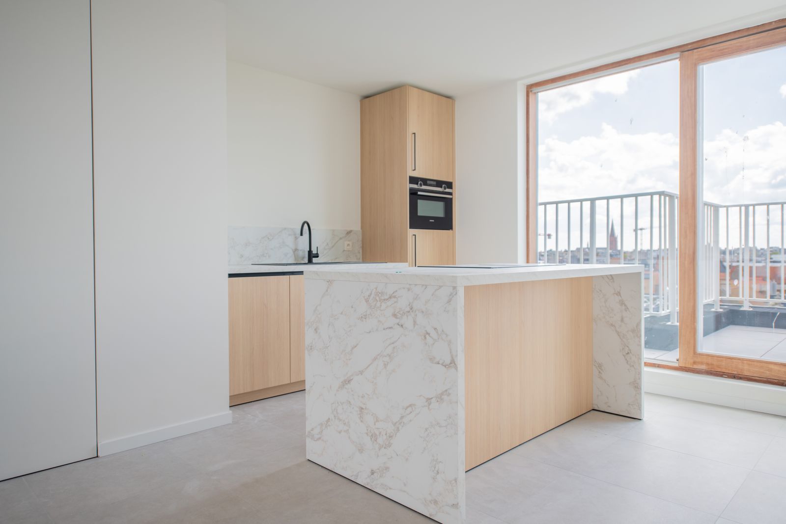 Nieuwbouw penthouse appartement met zonnige terrassen in hartje Oostende foto 6