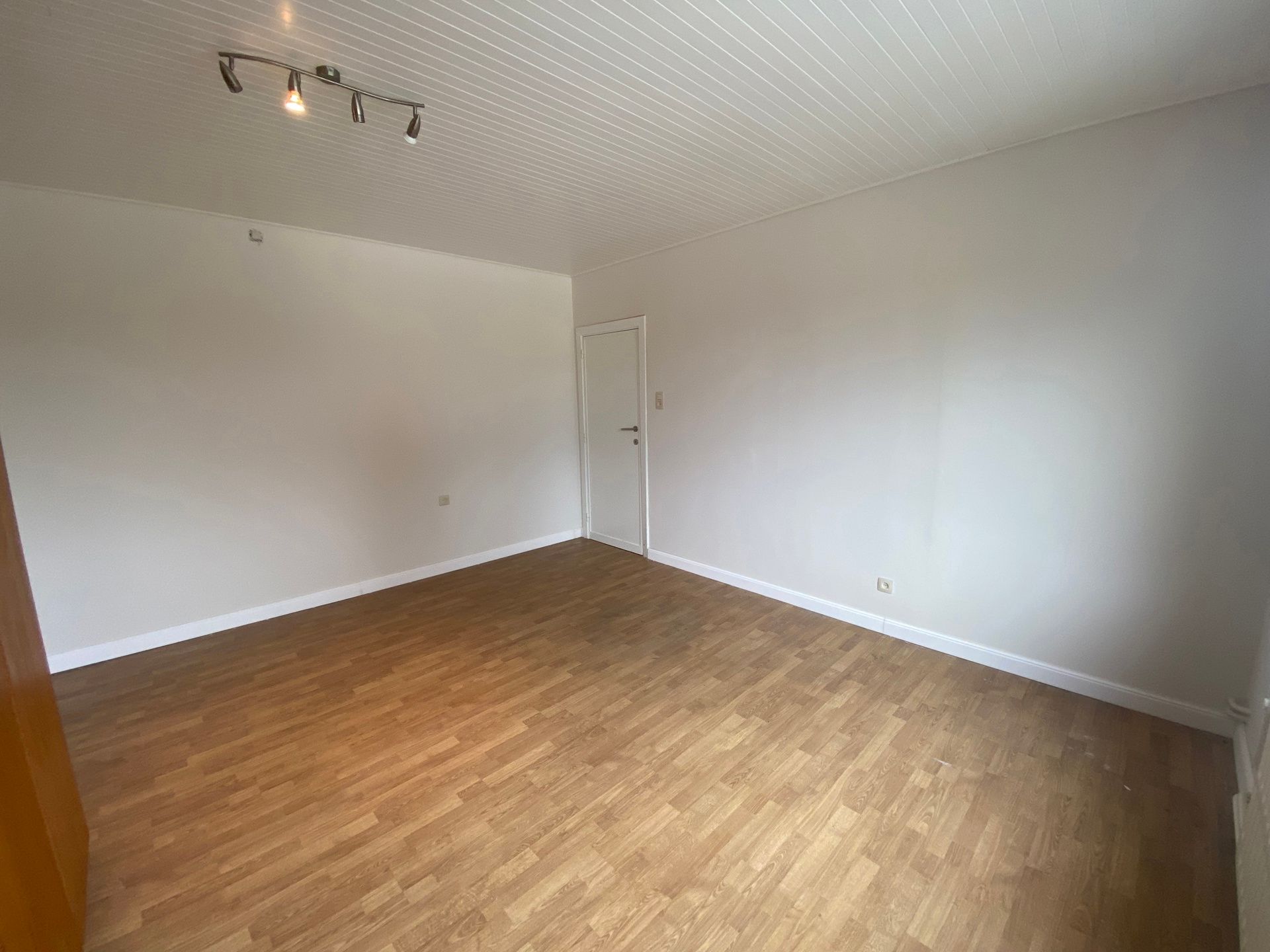 Ruime instapklare HOB met 4 slpks, tuin en garage foto 19