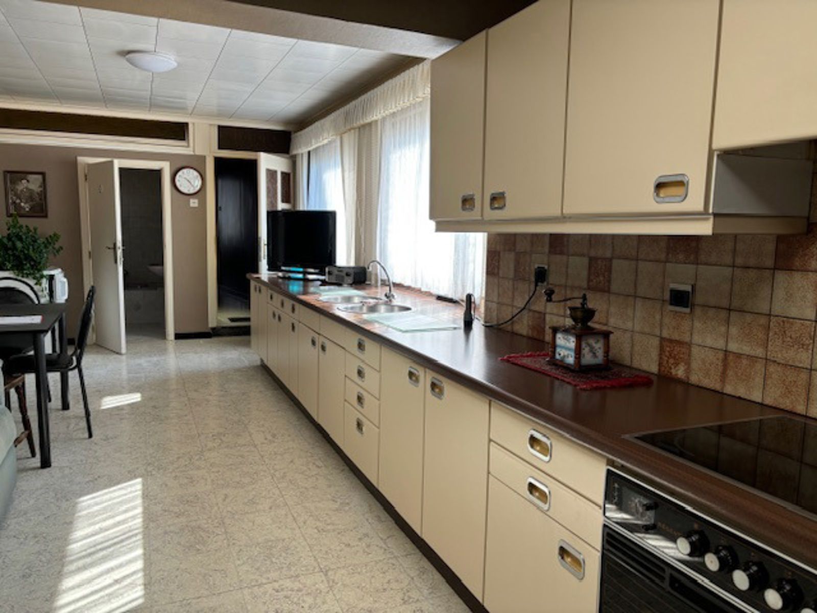 Twee woningen met feestzaal te Budingen (Zoutleeuw) foto 13