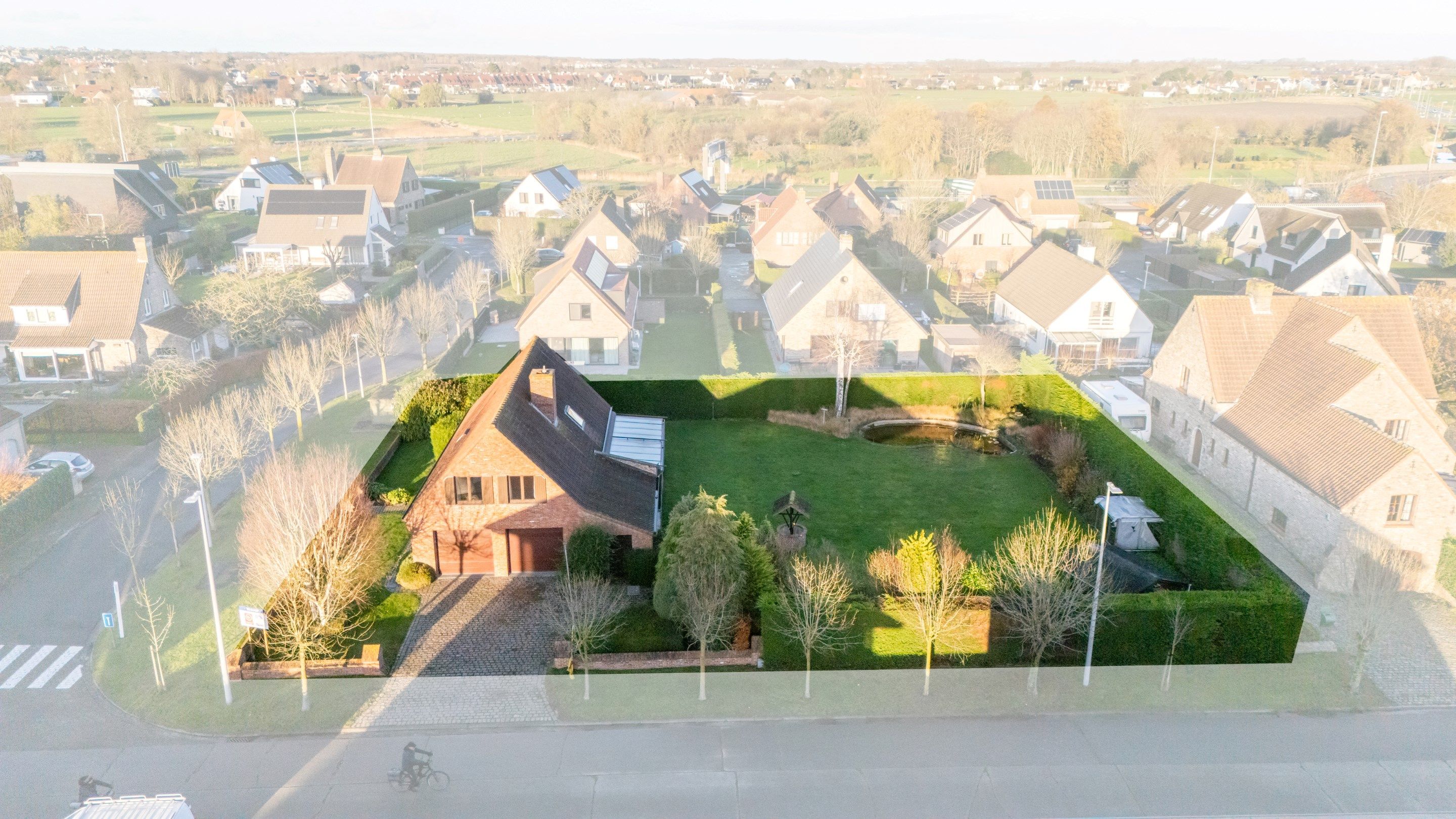 Alleenstaande villa op dubbel perceel te Knokke-Heist foto 2