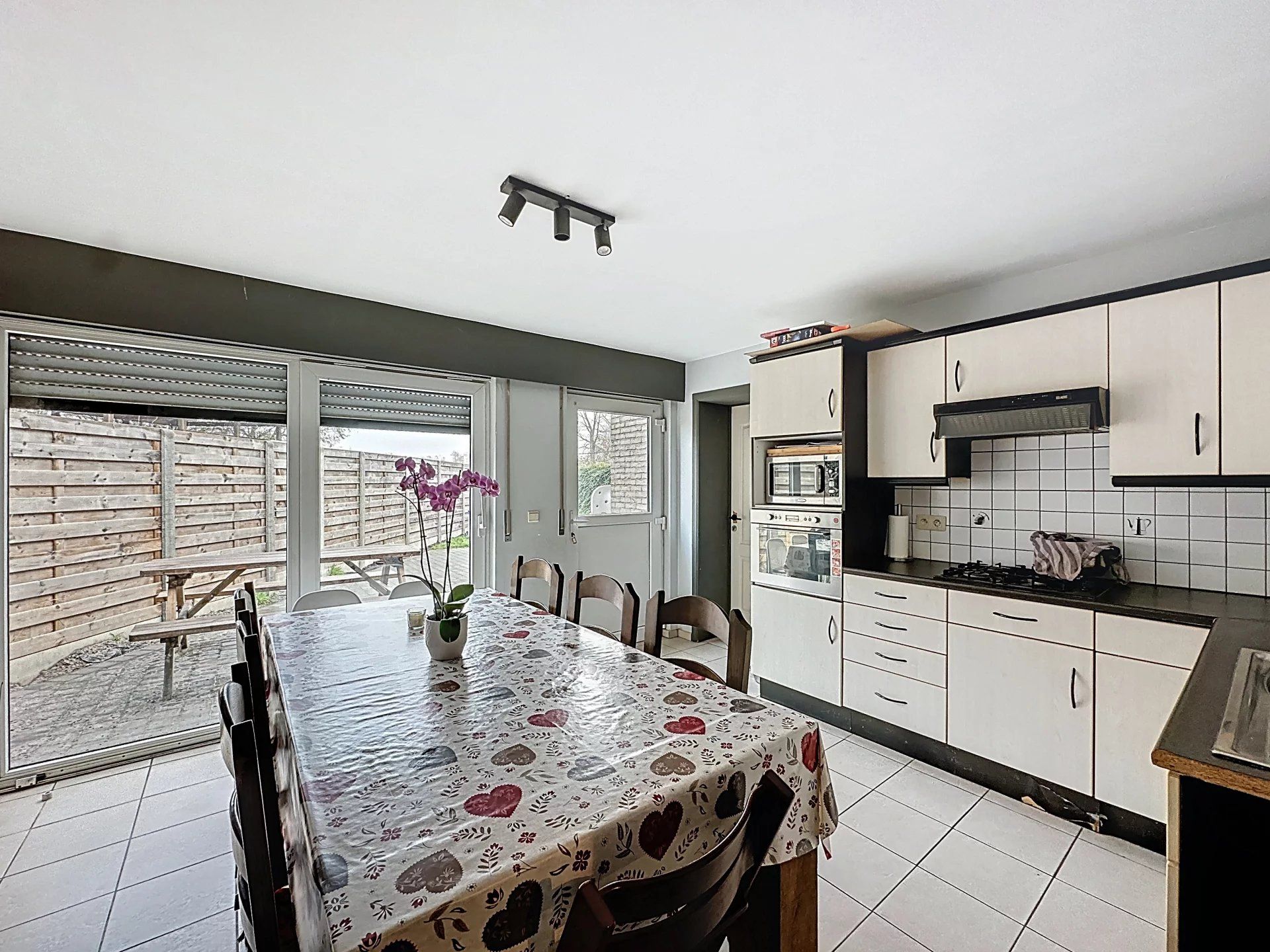 Gelijkvloerse woning met tuintje en momenteel 4 slaapkamers foto 5