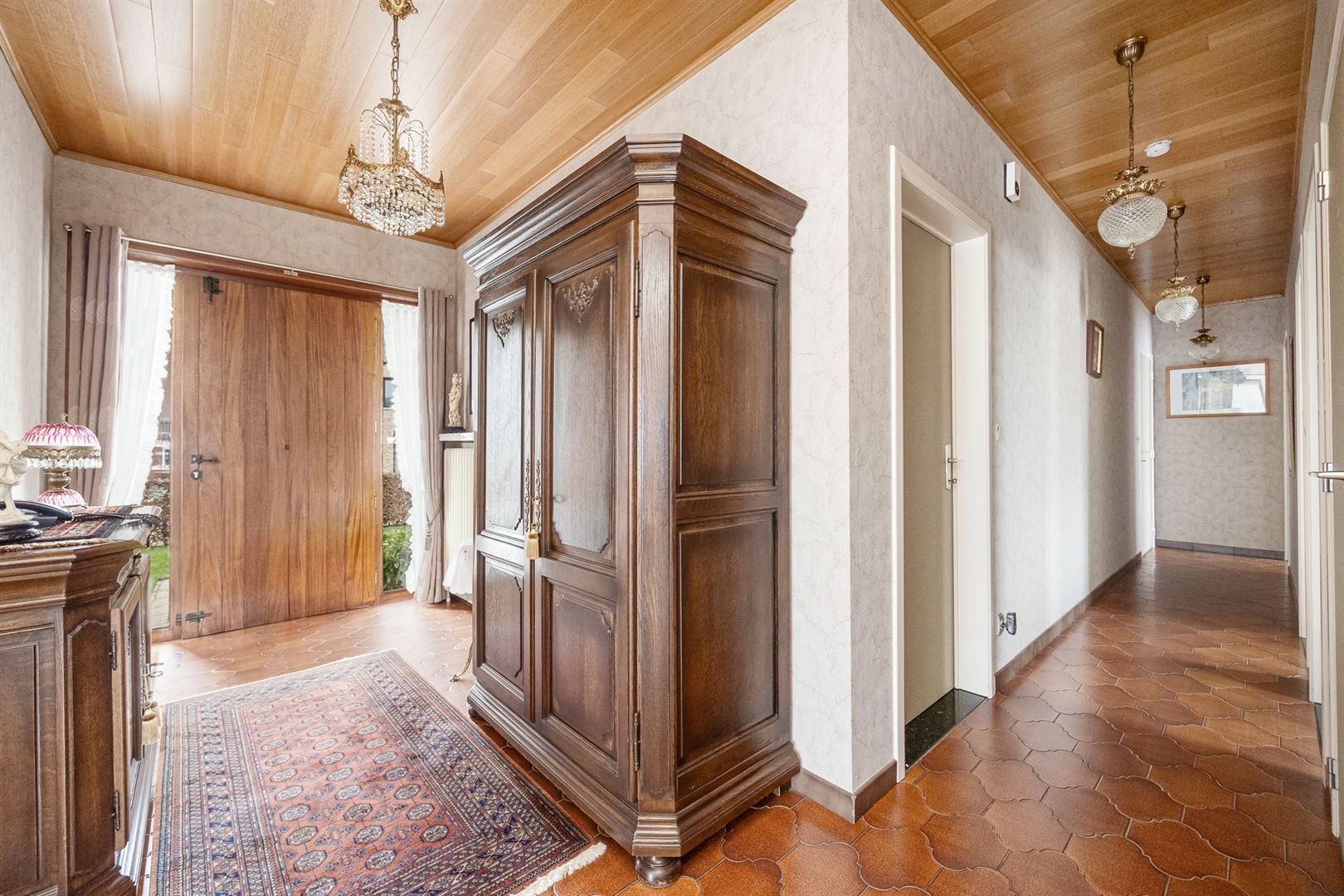 Verzorgde laagbouwwoning met tuin en garages! foto 14