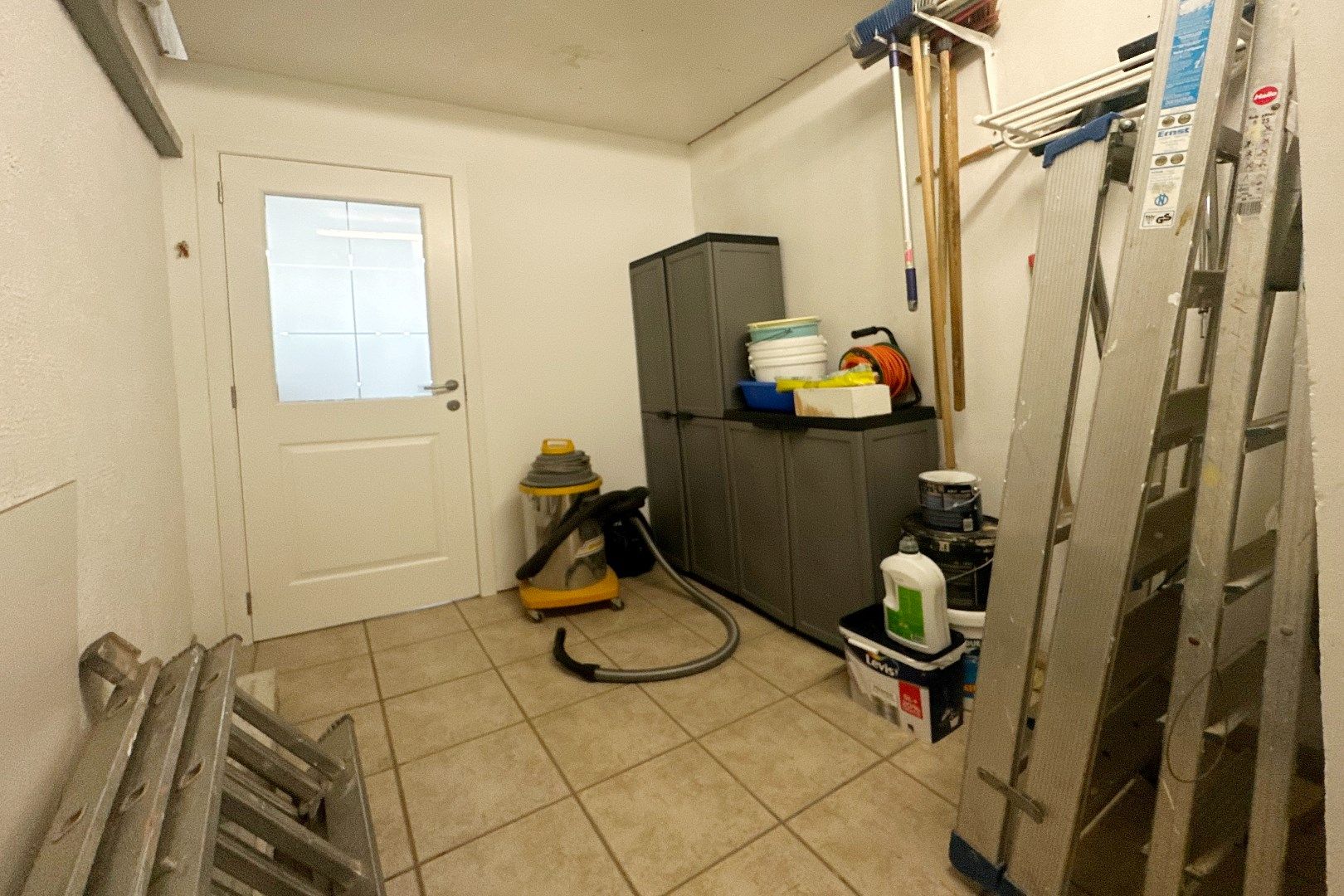 Prachtige interbellumwoning onderverdeeld in drie ruime appartementen foto 9