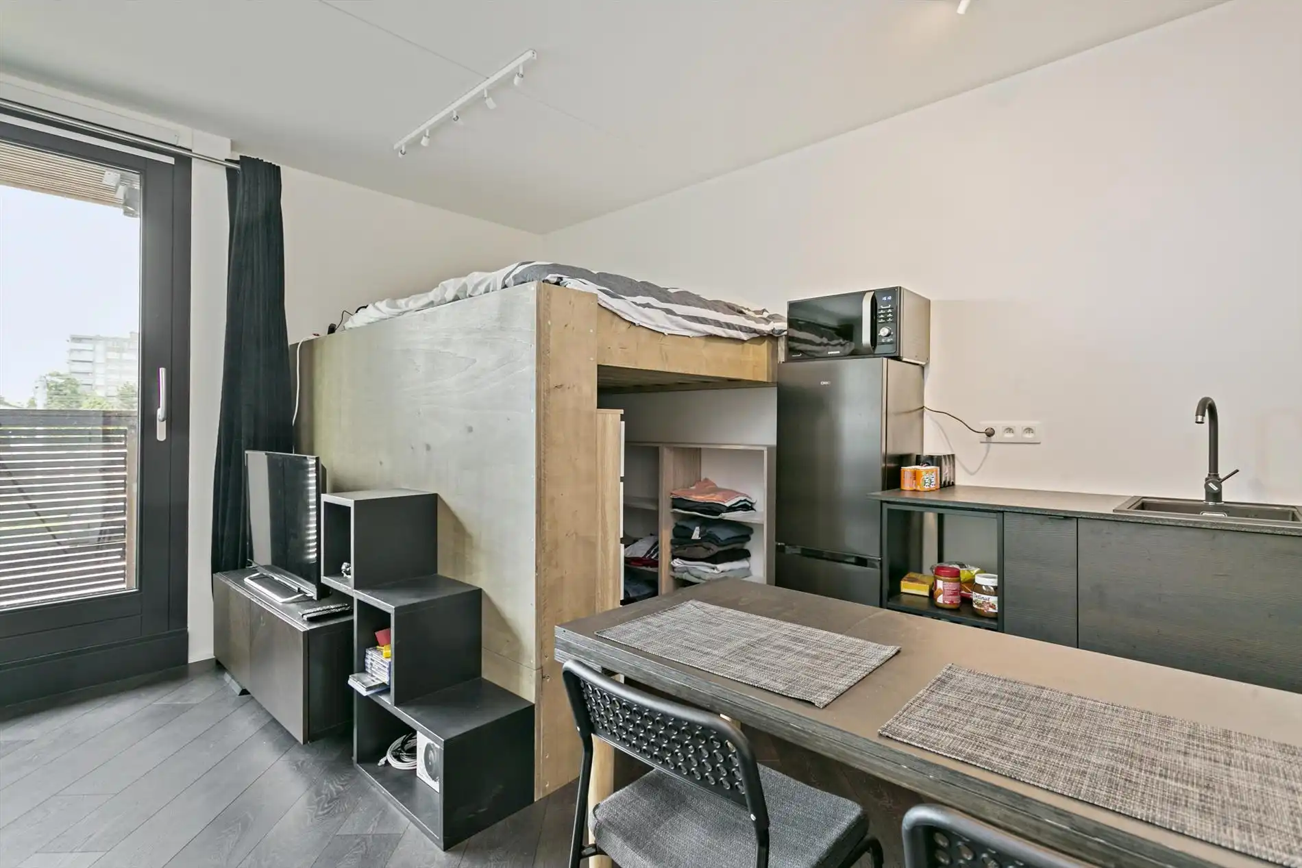Gemeubelde studio op toplocatie in Mol-Centrum – ideale investering! foto 6