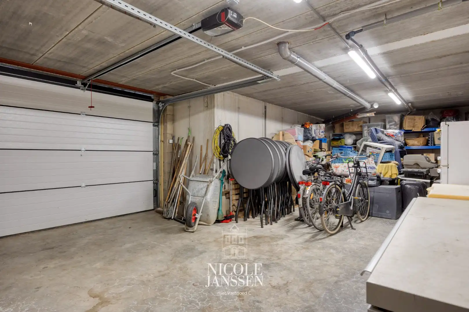 Handelspand met bovenwoning foto 41