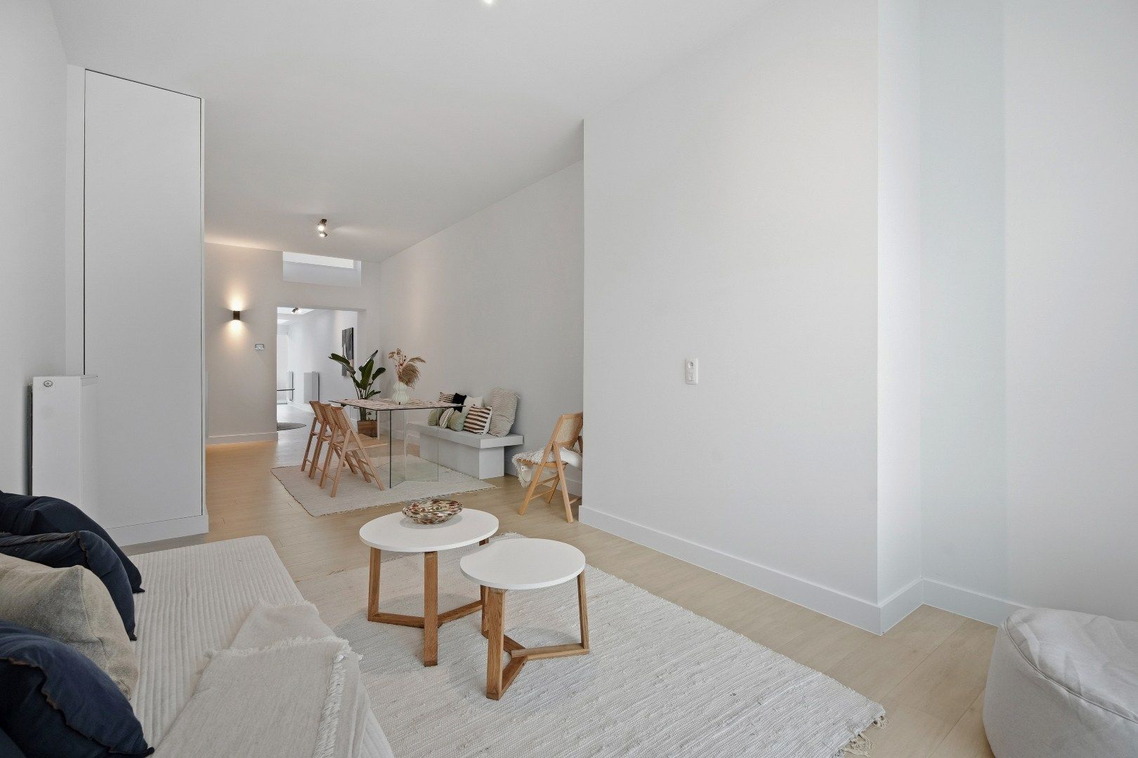 Grote woning, voorzien van vier kamers, twee badkamers, een uitweg,... foto 11