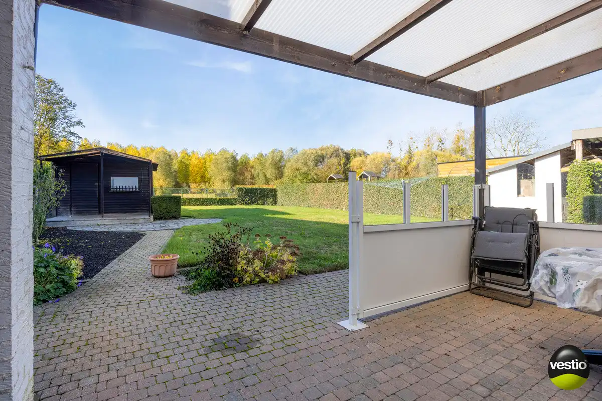 RUSTIG GELEGEN RUIME VRIJSTAANDE WONING MET GROTE TUIN OP 22A49CA TE HOESELT. foto 11