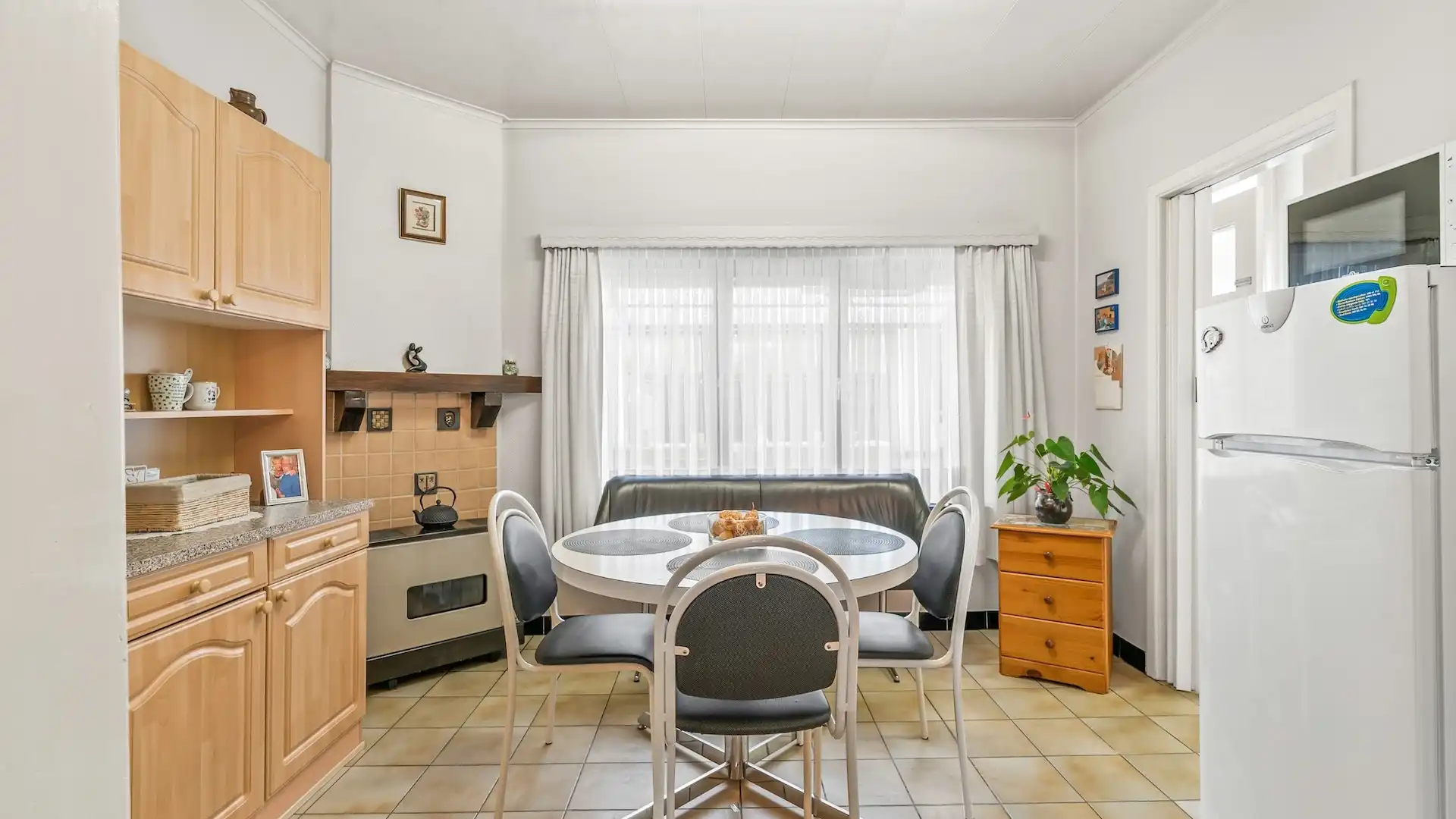 Te renoveren woning (G.B.) met 3 slpkrs  te Genk foto 5