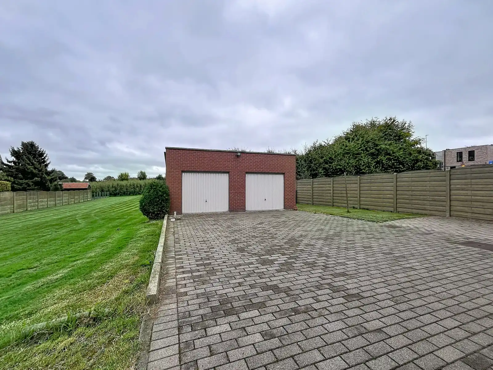 Vrijstaande woning met ruime tuin op toplocatie foto 26