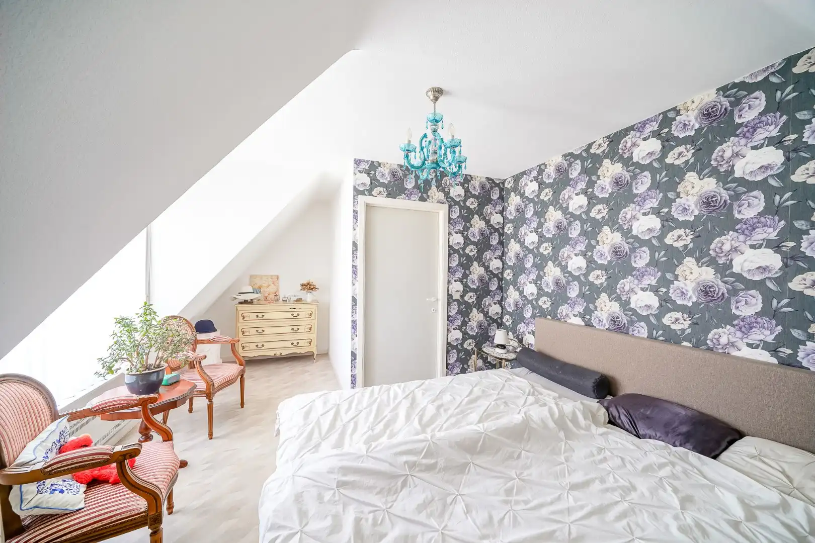 Opbrengstwoning met 2 verhuurde appartementen, tuin en 2 garages in Stene foto 20