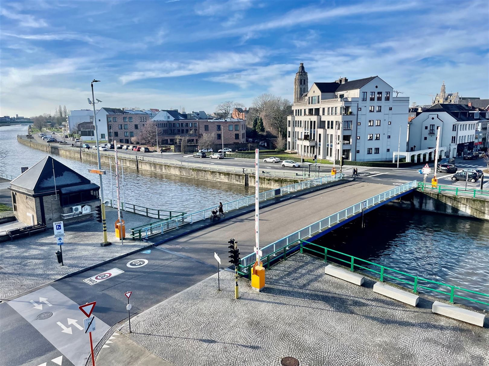 Ruim duplex appartement met zicht op de Schelde foto 10