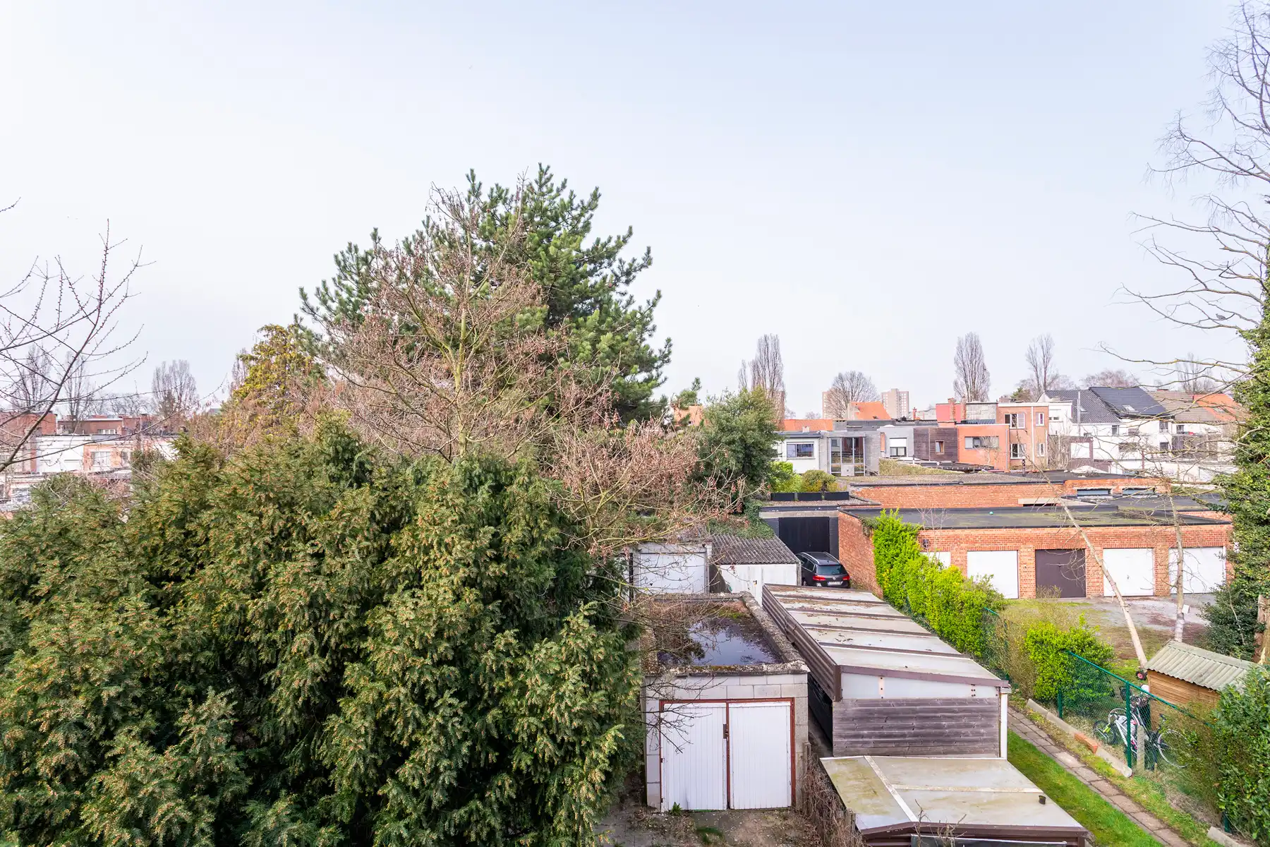 Gerenoveerd 2 slpk-app met terras en garagebox foto 11