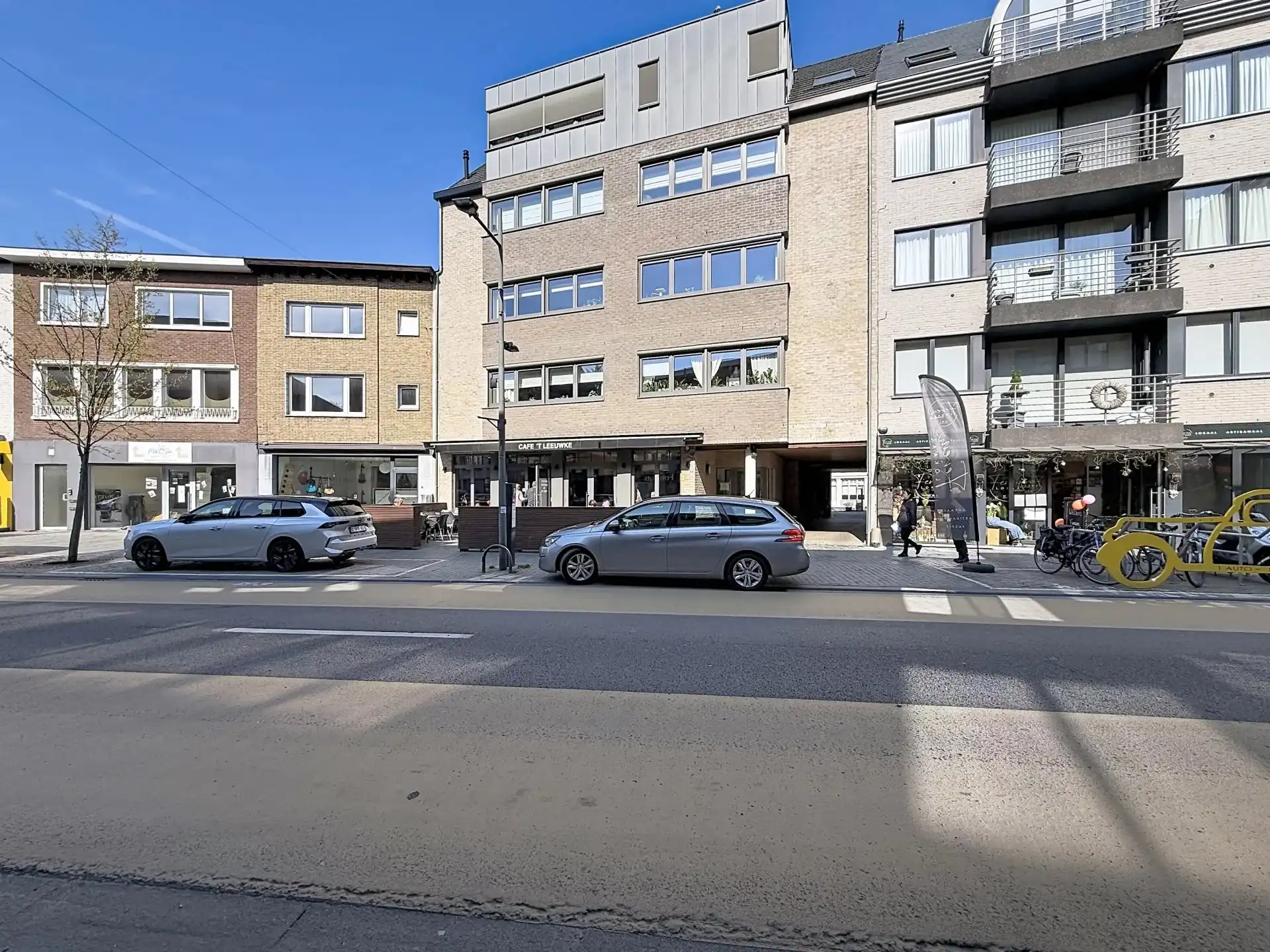 Ruim energiezuinig en verzorgd appartement met 2 slaapkamers en terras. foto 24