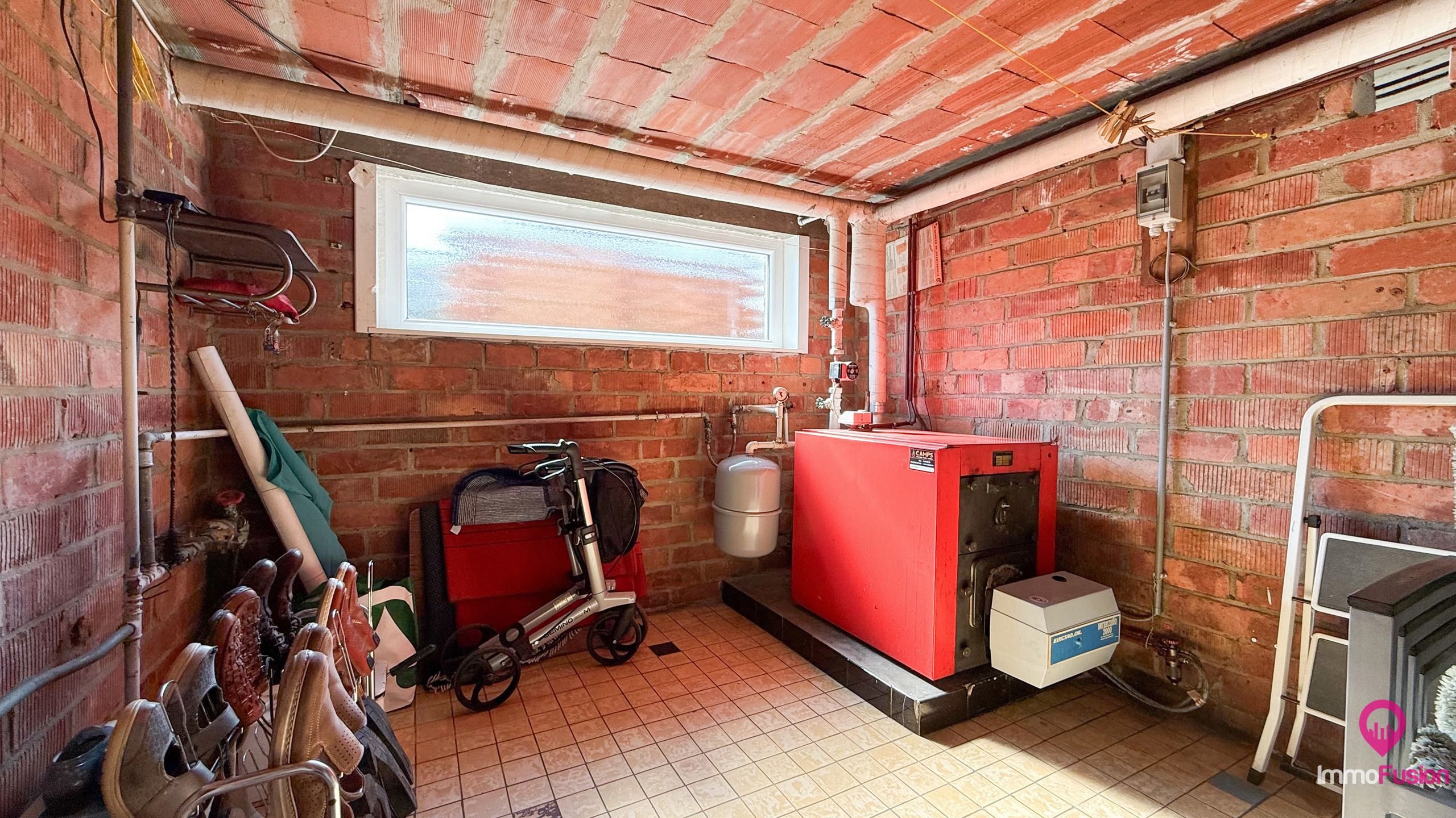 Woning met 3 slaapkamers, inpandige garage en grote tuin! foto 34