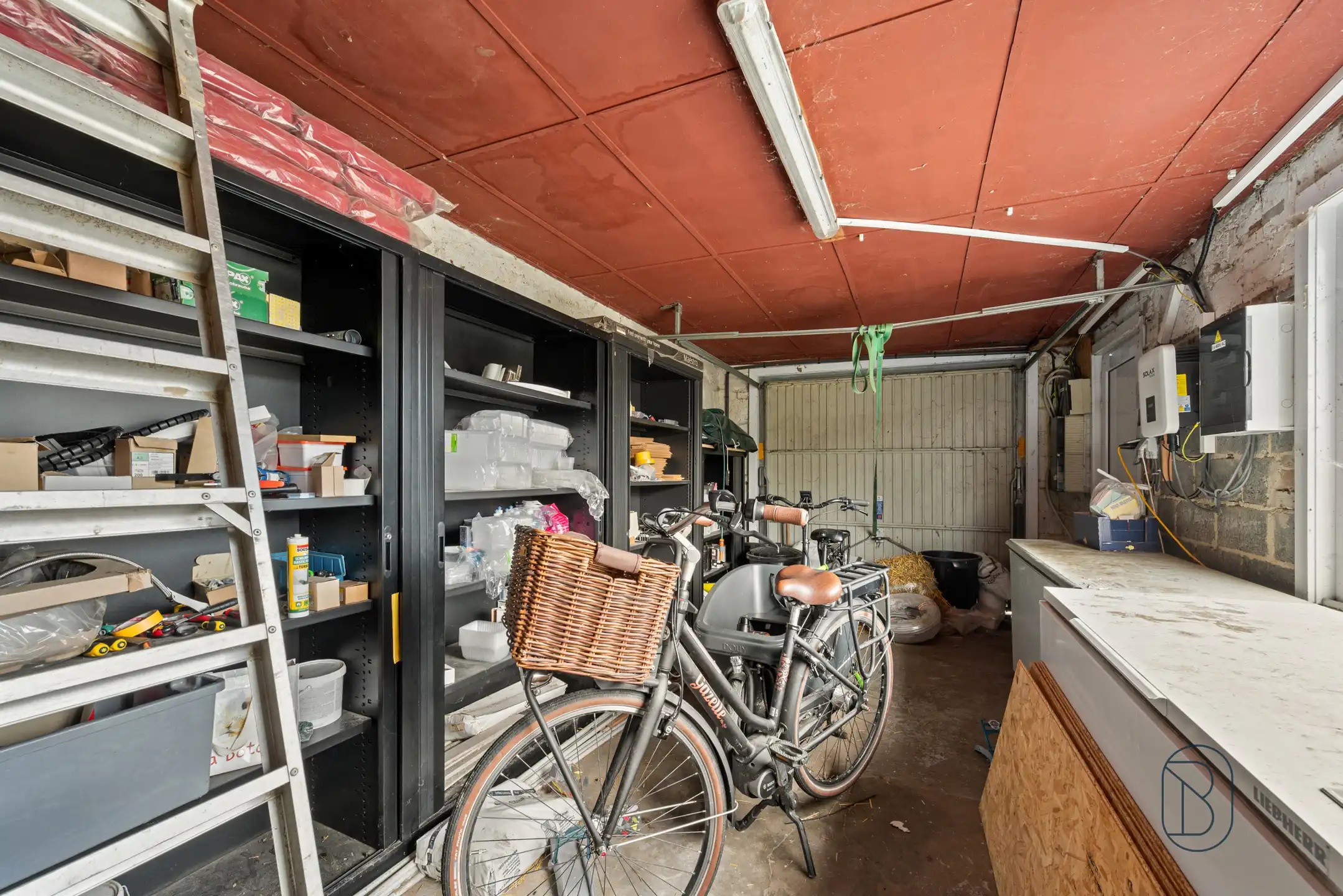 Halfopen woning met garage en tuin in Harelbeke foto 14