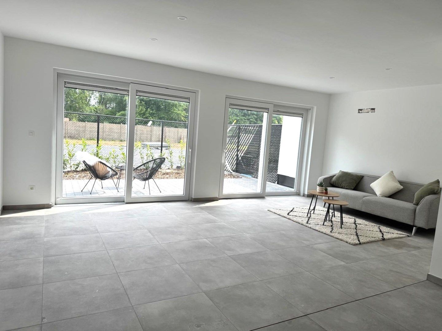Nieuwbouwappartement met twee slaapkamers, terras en twee autostaanplaatsen foto 3