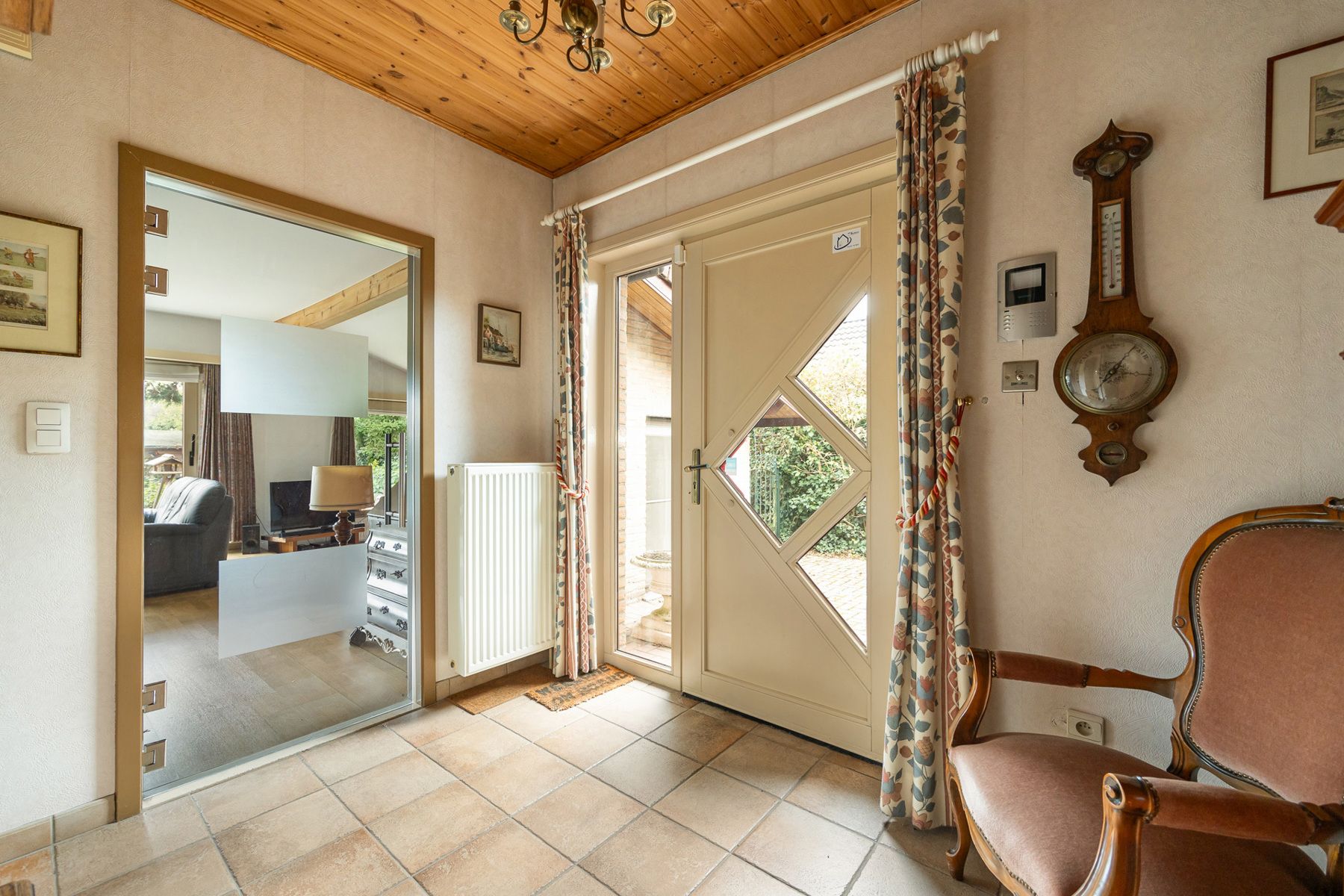 Laagbouwwoning met 2 slaapkamers op een zuid georiënteerd perceel van 720m². foto 3