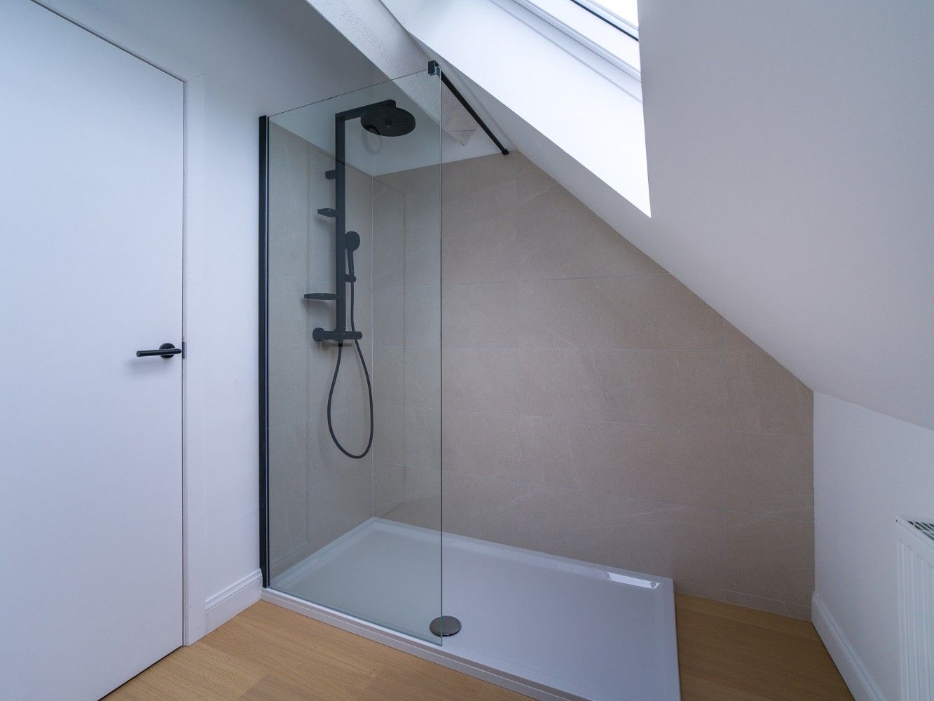 Prachtig gerenoveerde woning met 3 slpk. en tuin foto 24