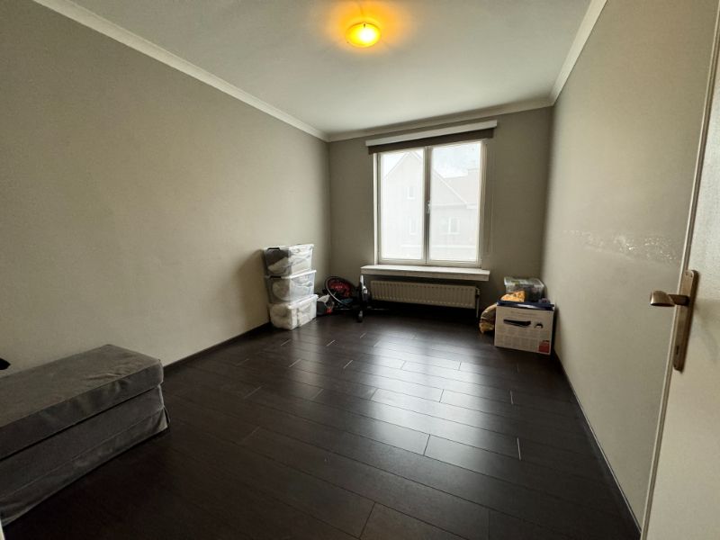 Ruim en gerenoveerd 3-slaapkamerapp met tuin & garage, Centrum Geel! foto 10