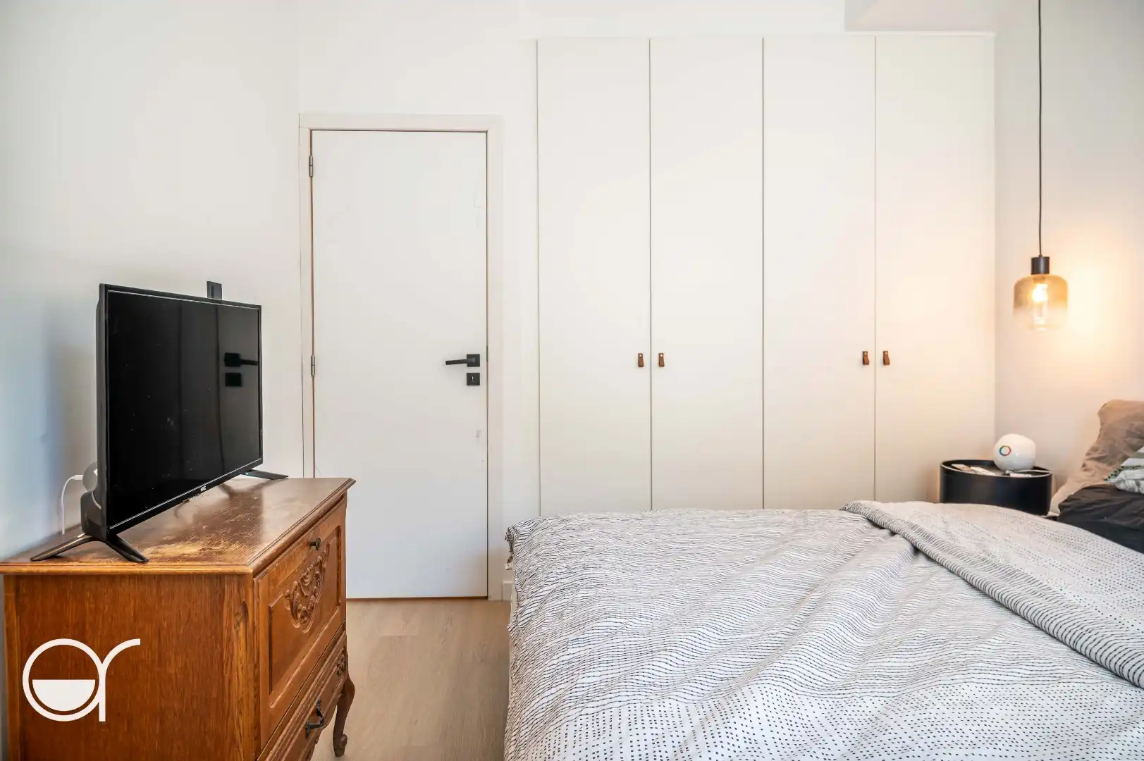 Volledig gerenoveerde woning gelegen aan het klein begijnhof. foto 10