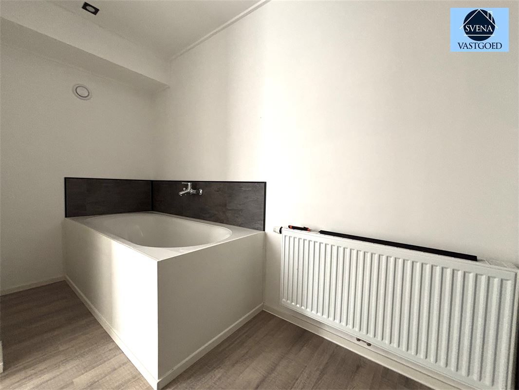 GERENOVEERDE WONING MET 3 SLAAPKAMERS EN TUIN foto 5