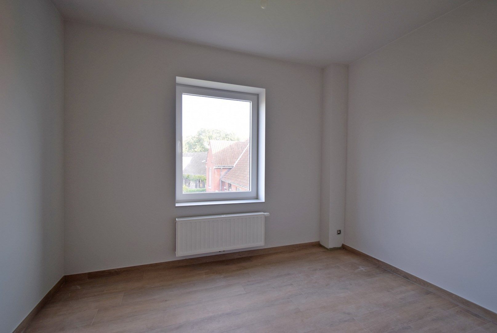 VOLLEDIG GERENOVEERD APPARTEMENT MET GARAGE foto 11