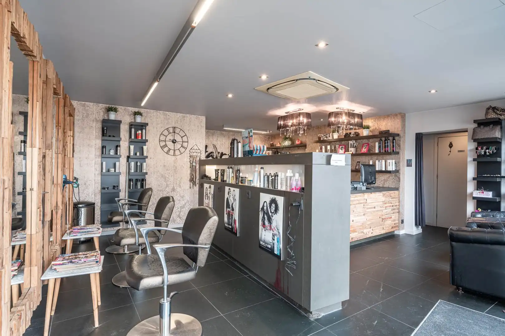 Instapklare woning met commercieel gelegen handelspand te Halen foto 25