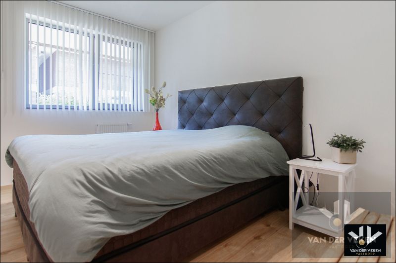 LUXUEUS GVL 3 SLPK-APP MET TUIN EN TWEE STAANPLAATSEN foto 17
