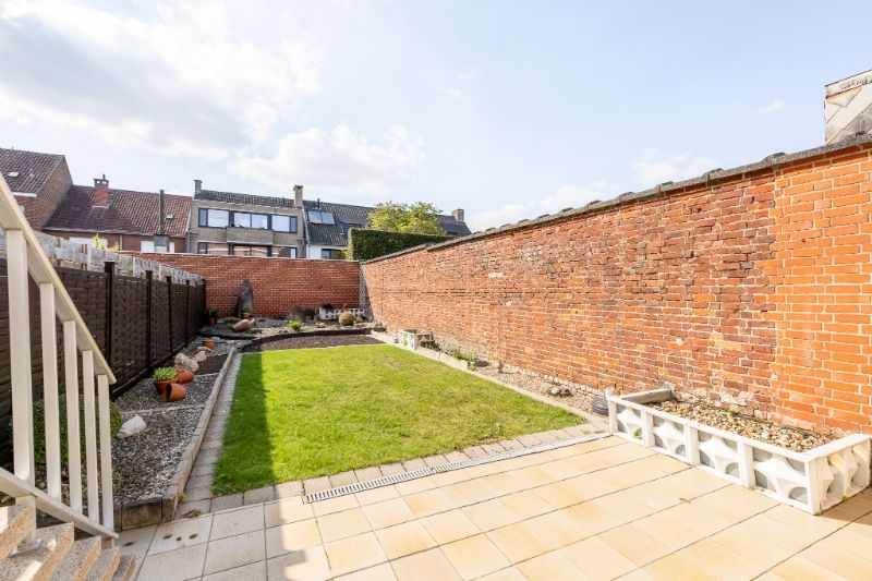 Bel-etagewoning met potentieel in hartje Izegem. foto 16