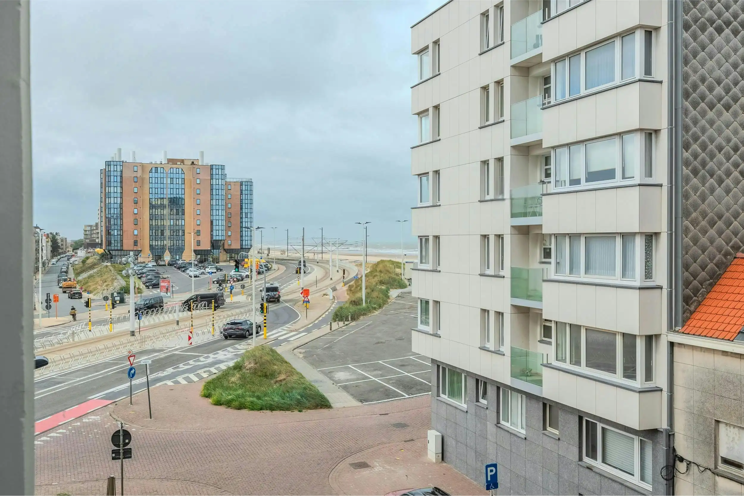 Uniek 1-slaapkamerappartement te koop vlakbij zee te Oostende foto 4