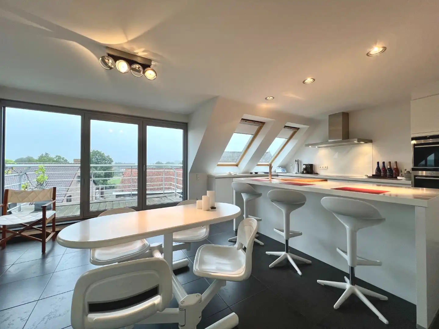 Duplex appartement met 3 slaapkamers en zolderberging foto 8