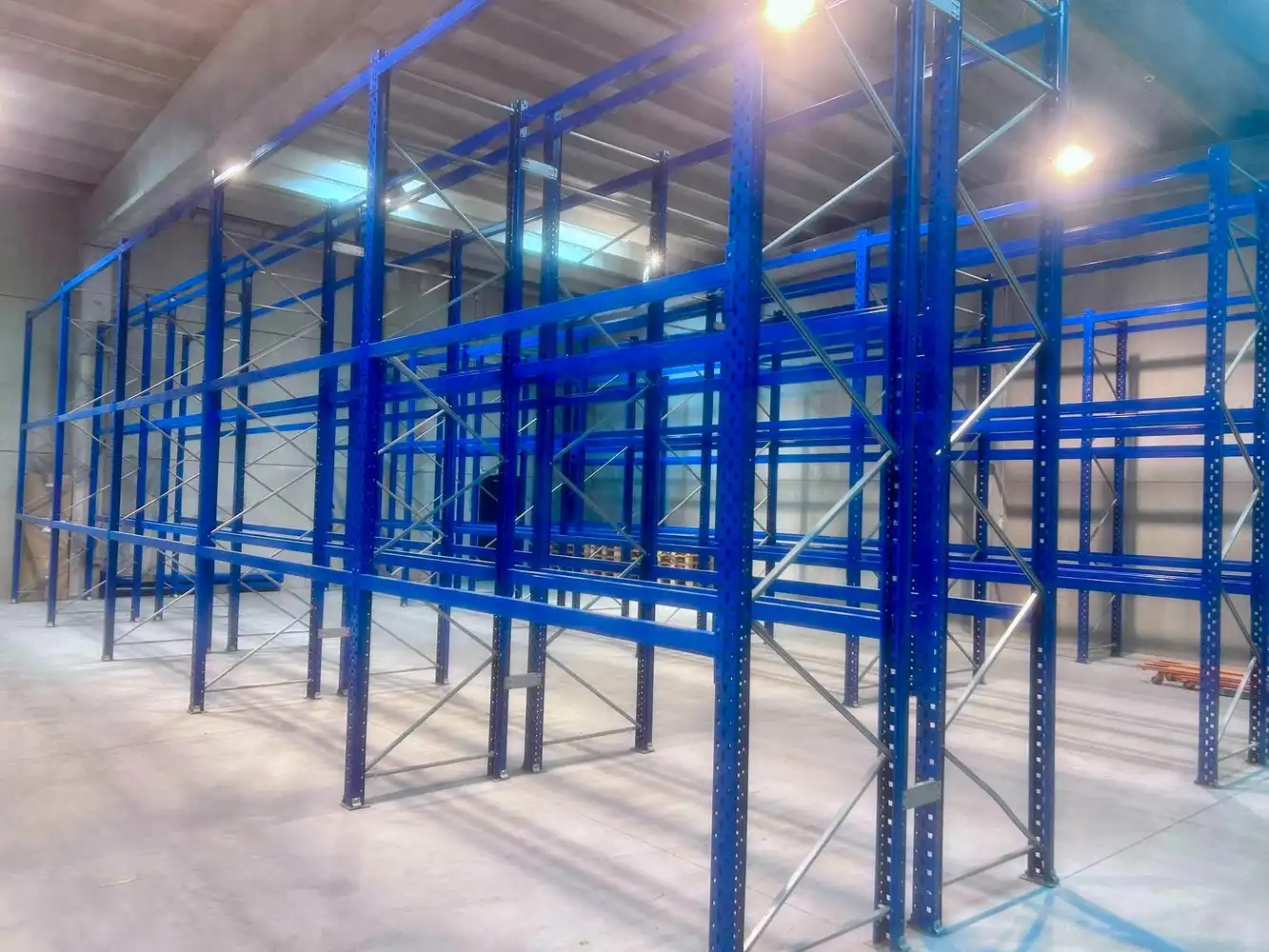 COMPLEET INSTAPKLAAR MAGAZIJN MET BUREEL 400 M2 EN PARKING foto 12