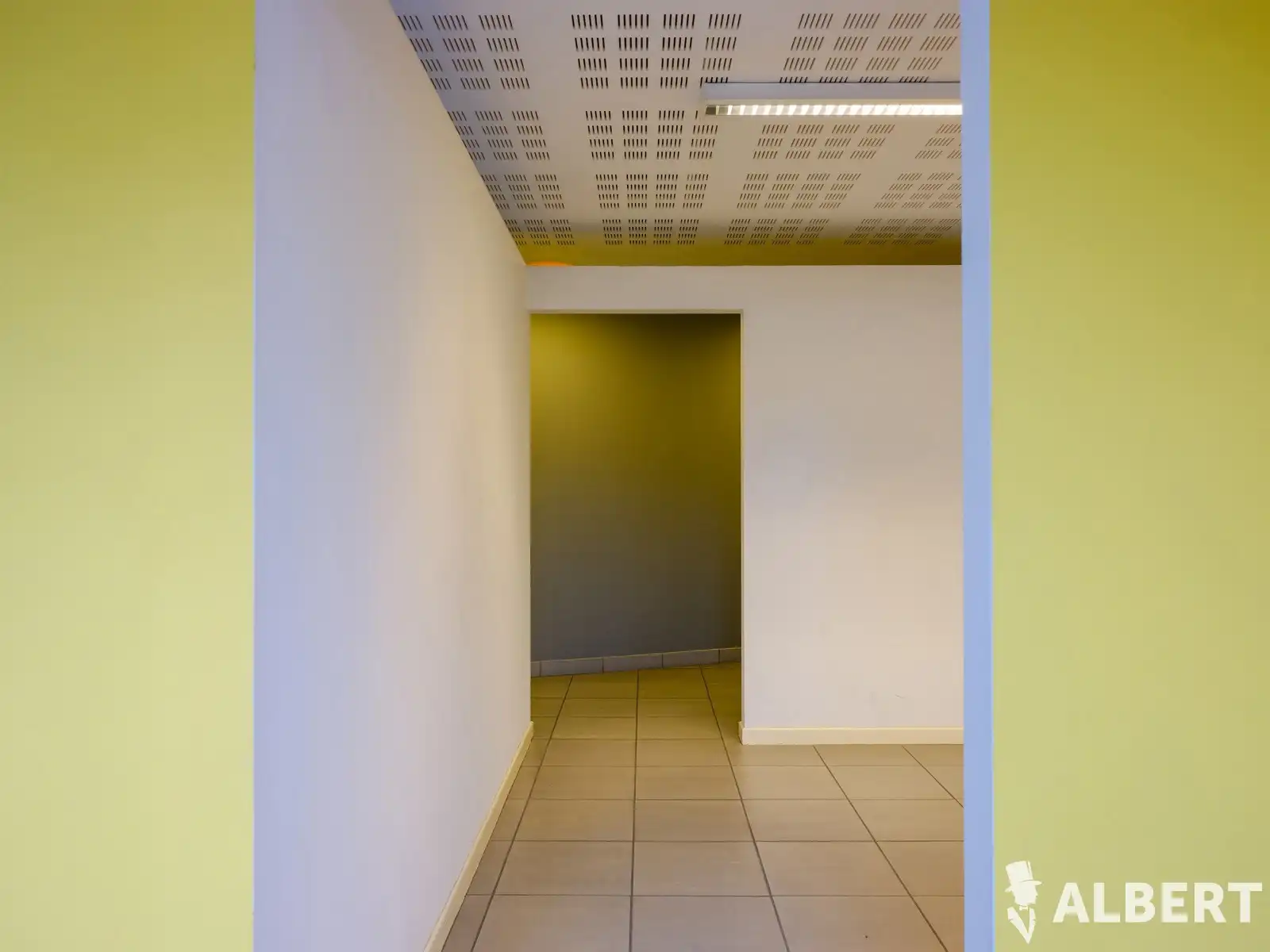 Modern handelspand op zichtlocatie te centrum Tielt foto 9