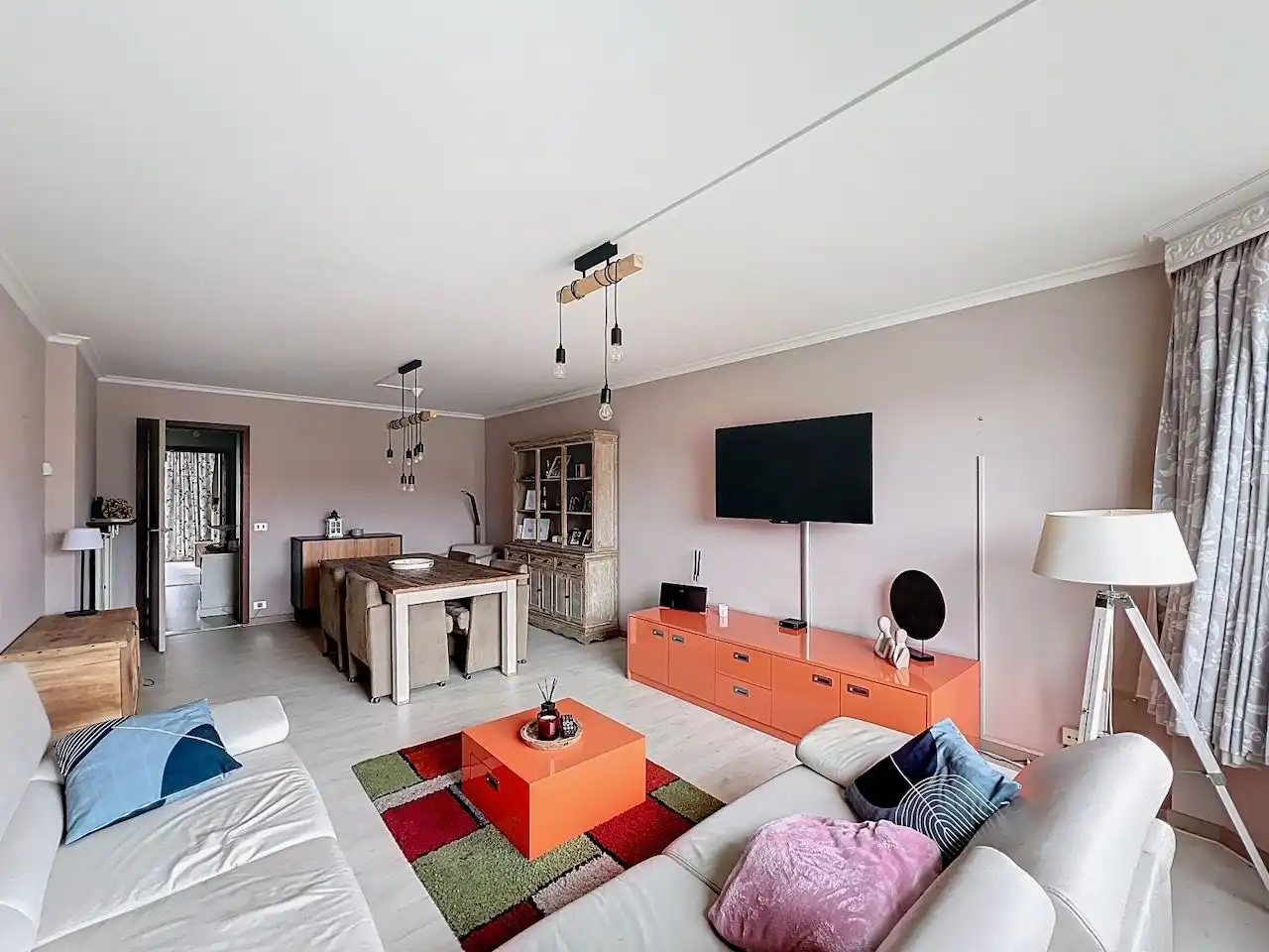 Verzorgd en uitstekend gelegen 2-slaapkamerappartement op de Graaf d’Ursellaan foto 9