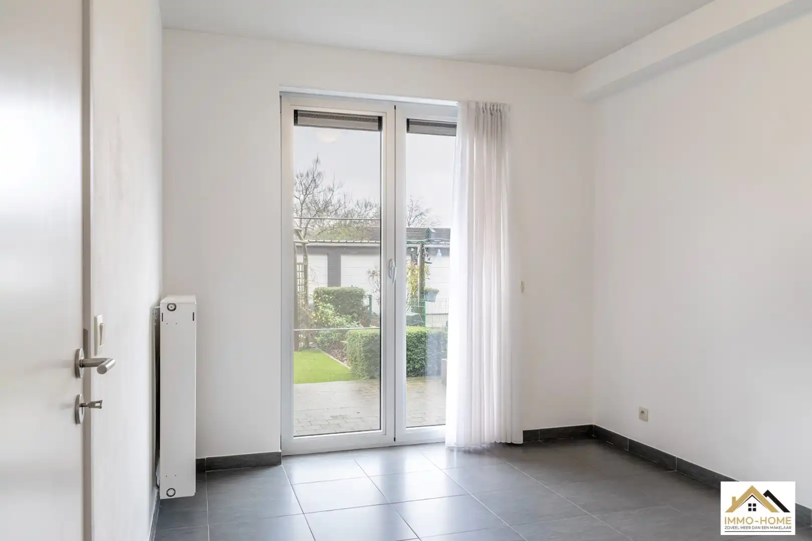 Instapklaar appartement met garage!  foto 17