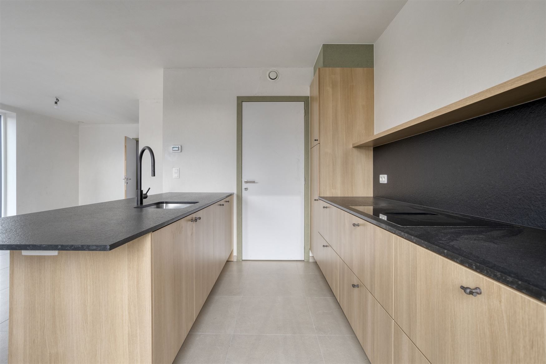 Ruime nieuwbouwwoning foto 8