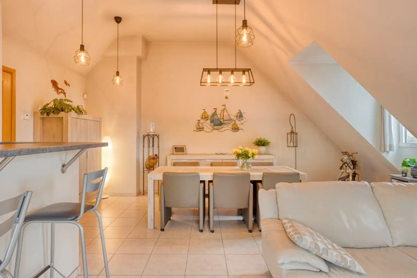 Stijlvol dakappartement met 2 slaapkamers en alle comfort foto 10