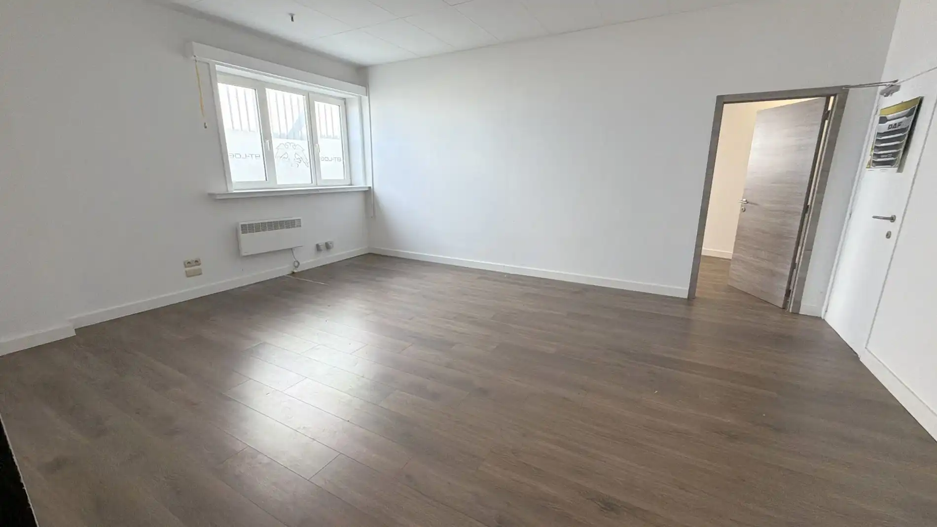Logistiek bedrijfspand te huur nabij N16 in Temse foto 6