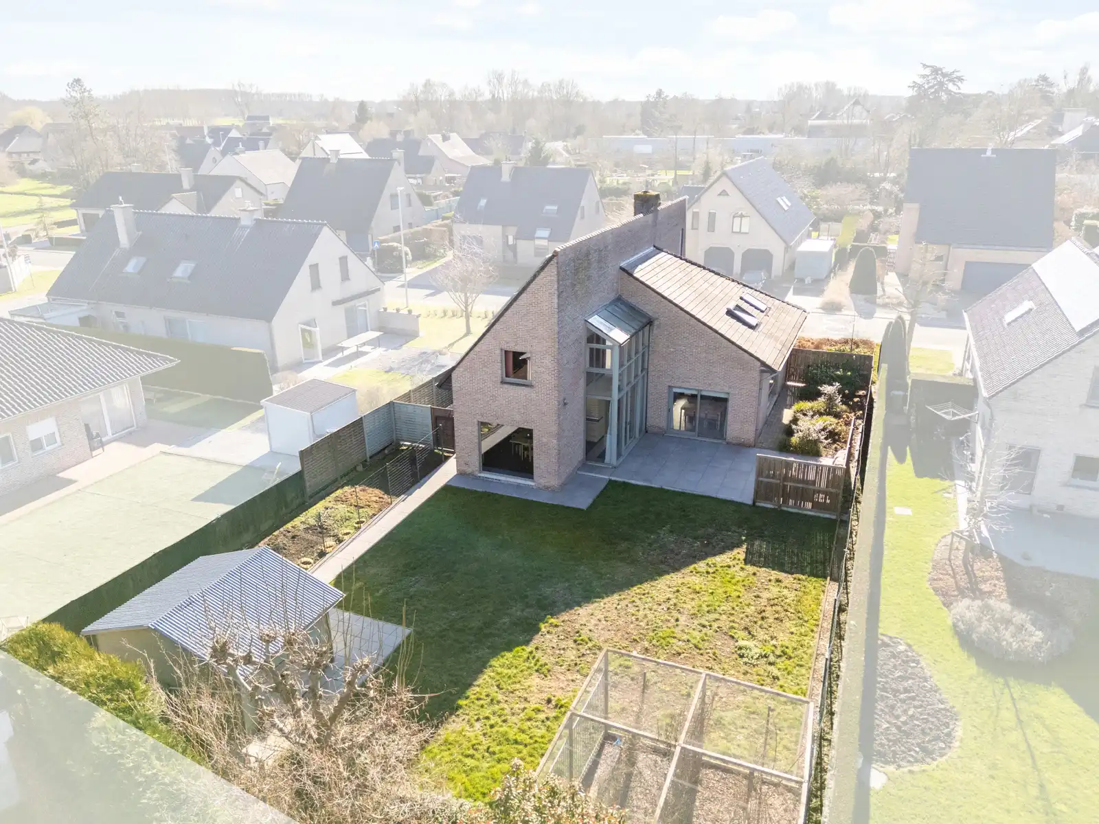 Ruime architecturale villa met Droomtuin in Schellebelle foto {{pictureIndex}}