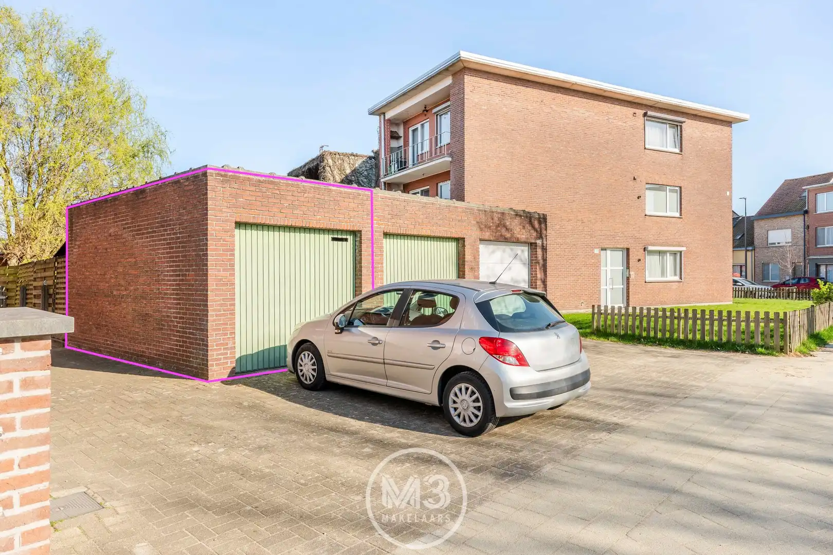 2 slaapkamer appartement met garage foto 2