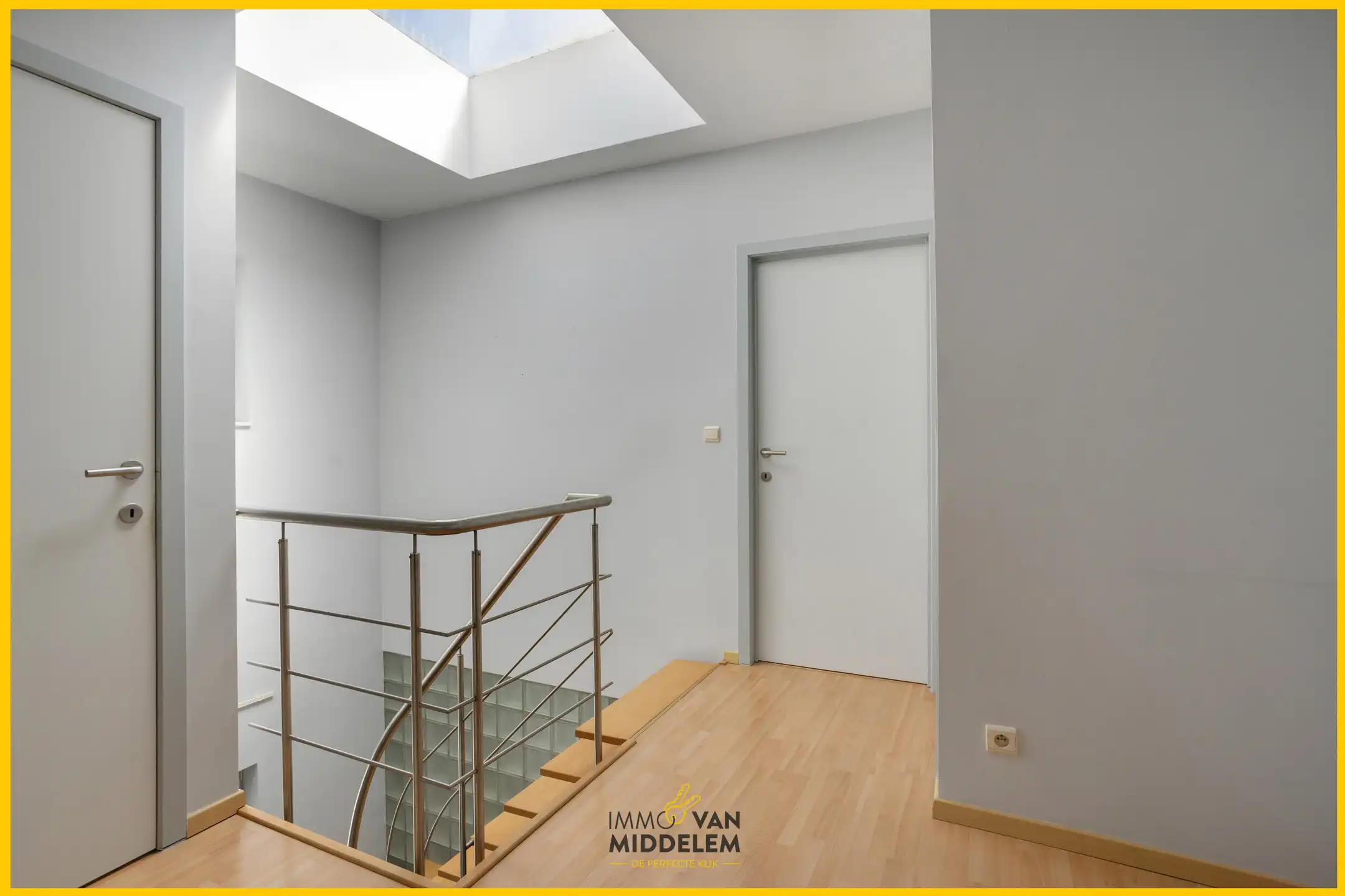 DUPLEXAPPARTEMENT MET 3 SLAAPKAMERS, GARAGE EN BERGING foto 9