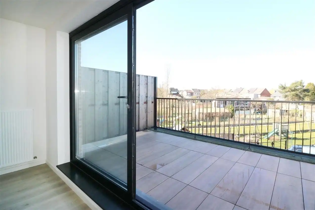 Duplex met 2 slpk., groot terras en autostaanplaats foto 9