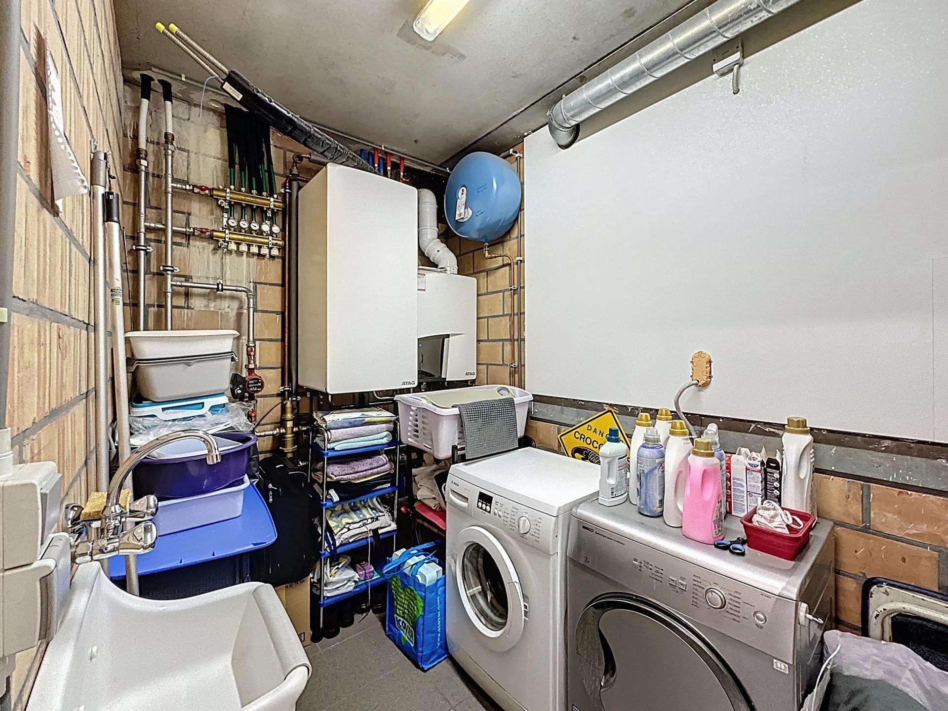 Energiezuinige woning met 3 slaapkamers, 2 badkamers, lift, tuin en terras. foto 24