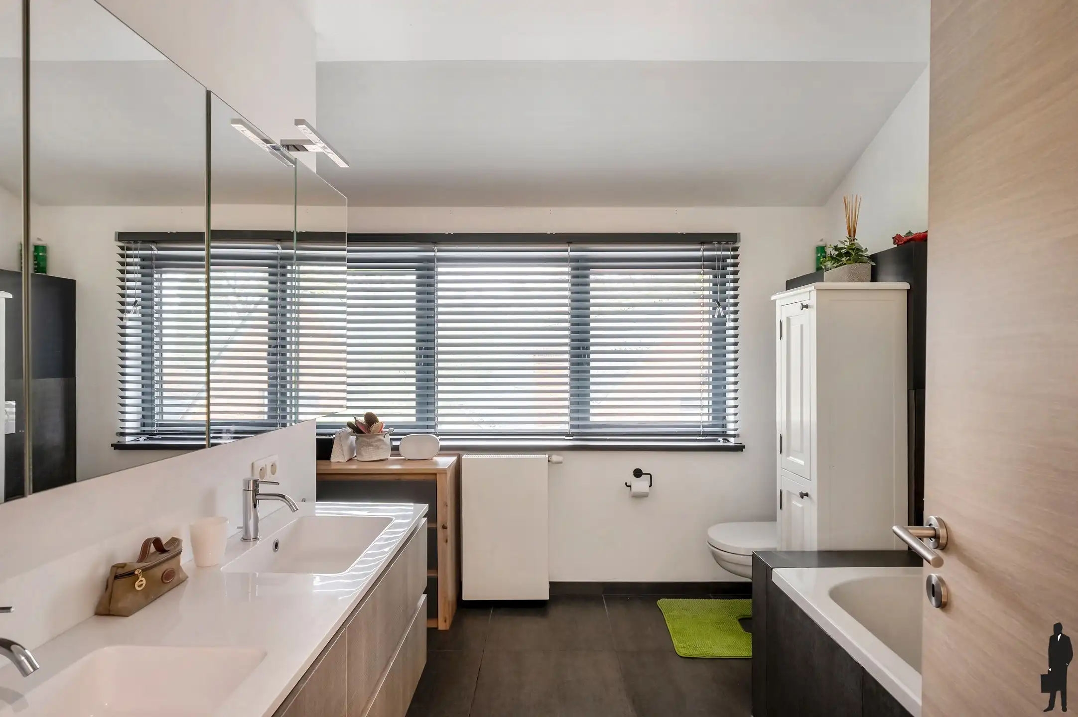 Charmante woning met prachtige tuin foto 19