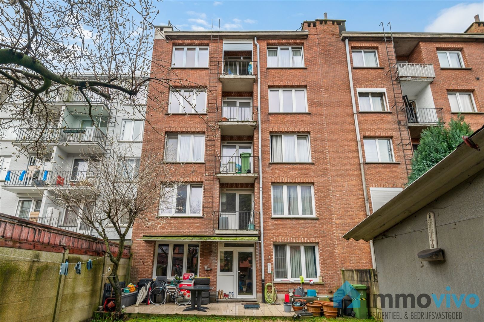 Vergund appartementsgebouw met lift van 9 units en garage foto 6