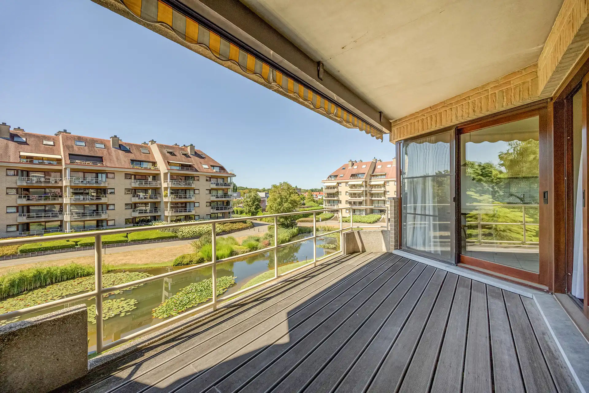 Uniek parkappartement met 2 terrassen te koop in Wilrijk foto 2