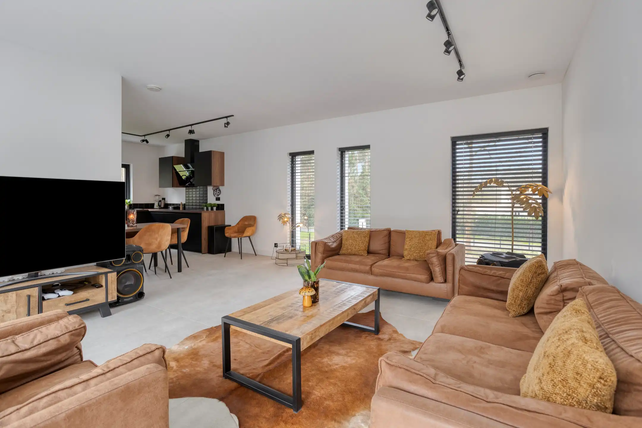 Riante villa met bijgebouw en aangrenzende bouwgrond op uniek perceel  foto 24